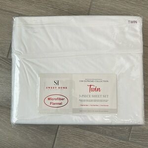 Twin Size Bed Sheets - Brand new, still in the package!